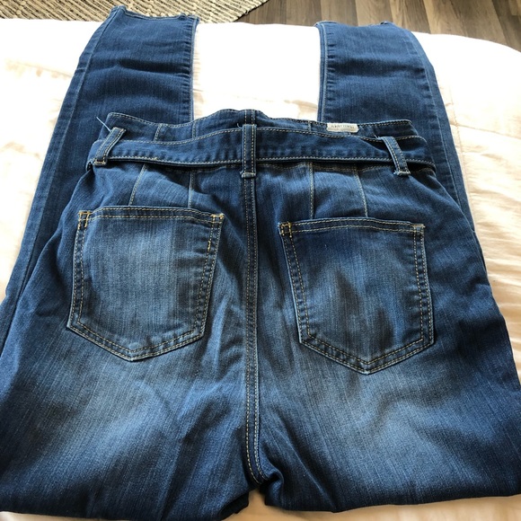 Almost Famous Belted Jeans - Picture 3 of 7